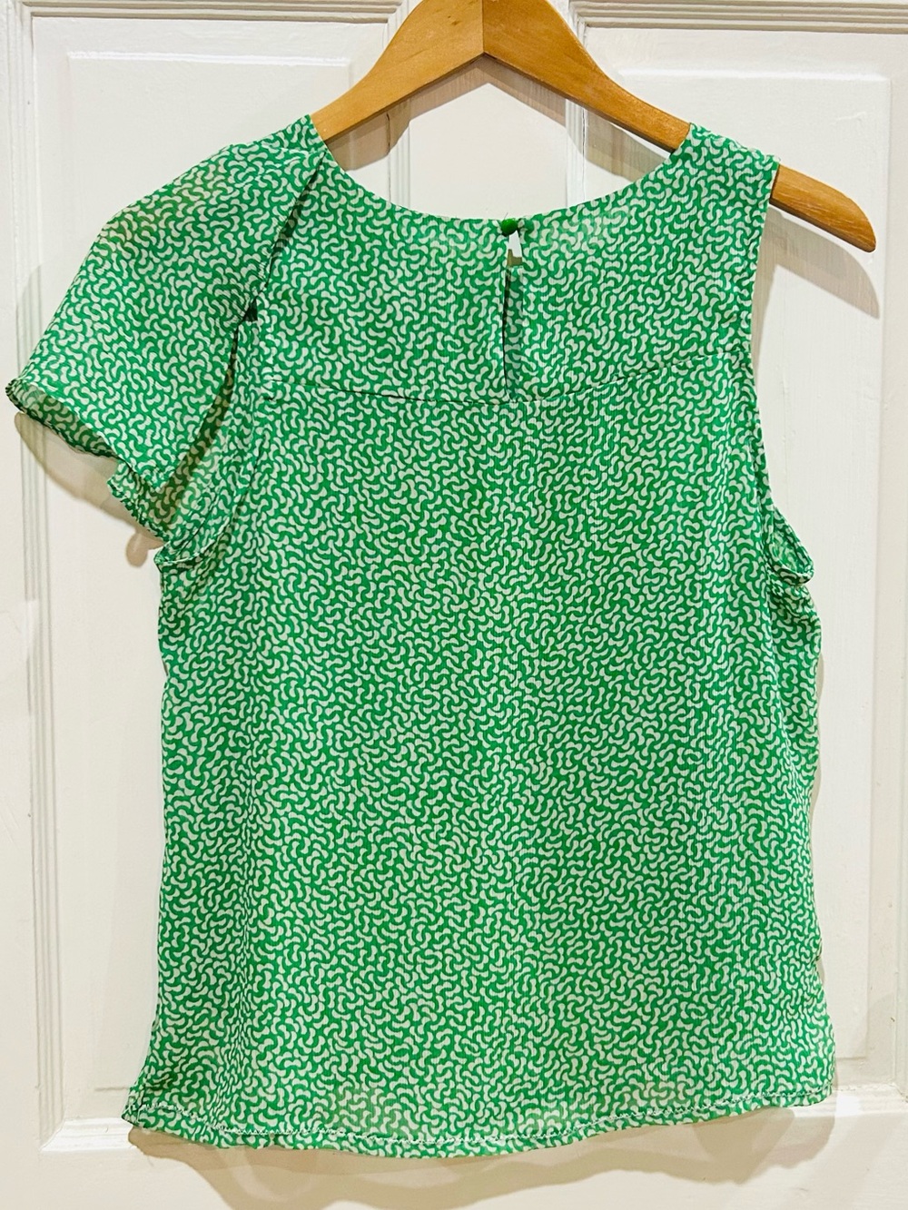HD in Paris Anthropologie Green Print Asymmetrical Ruffle Sleeveless Top Size 8 - Picture 5 of 9